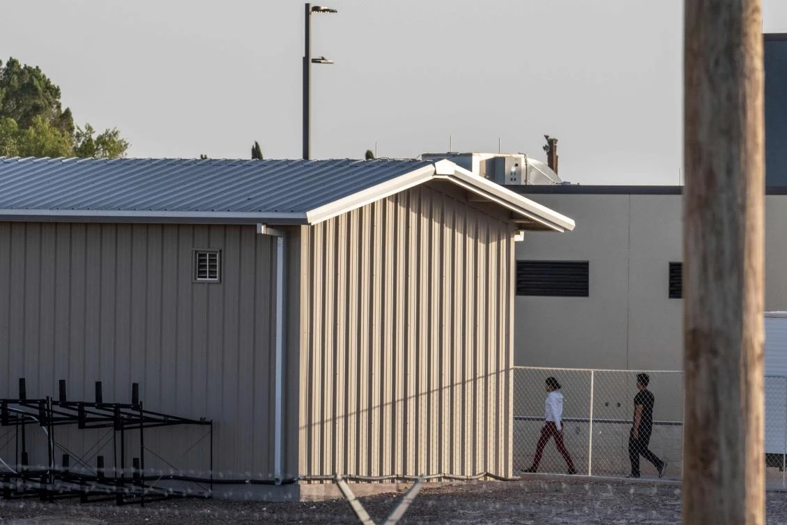 US border chief quits amid outcry over child detainees
