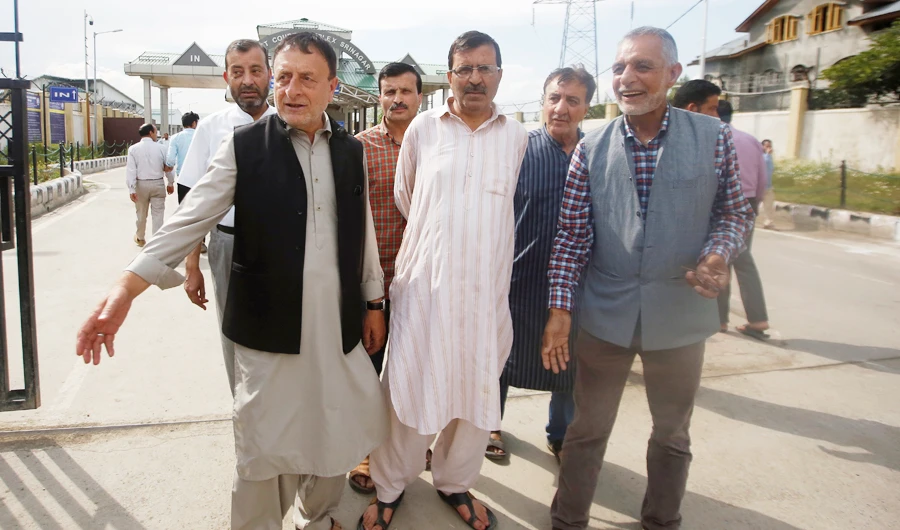 Ghulam Jeelani Qadri, a journalist and the publisher of the Urdu-language newspaper Daily Afaaq, leaves after a court granted him bail, in Srinagar, June 25, 2019. (REUTERS)