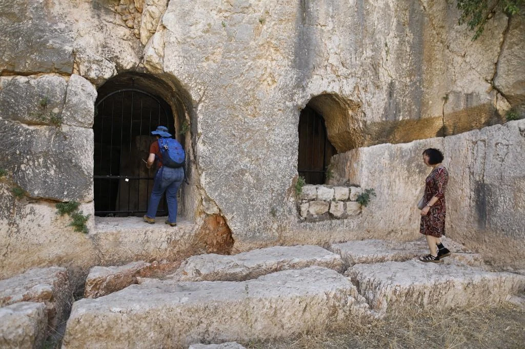 A group of ultra-Orthodox Jews pressed to pay for entrance despite not following the official procedures required to visit the site. (File/AFP)