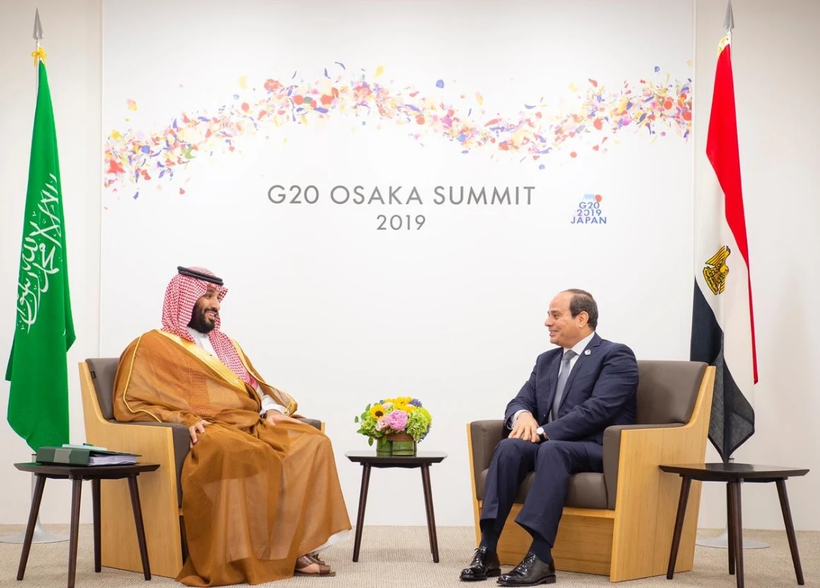 Egyptian president Abdel Fattah El-Sisi and Saudi Crown Prince Mohammed bin Salman on the sidelines of the G20 summit. (SPA)