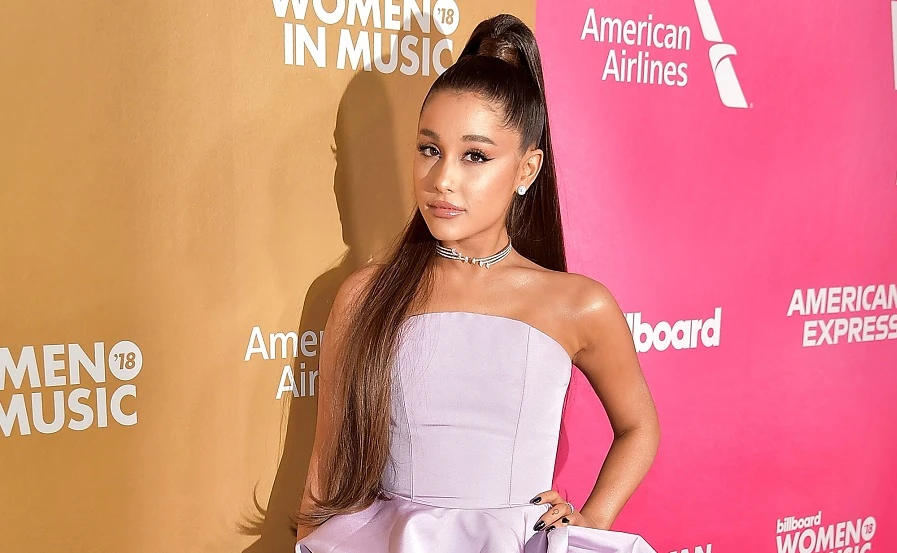 Pop superstar Ariana Grande wore a bag from a Kuwaiti brand. (File/AFP)