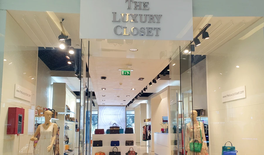 The Marina Mall pop-up store is open until October.