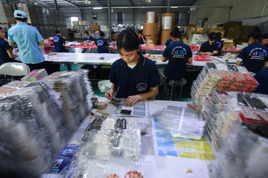 Some producers are misleadingly labeling their products as “Made in Vietnam” to avoid tariffs. (File/AFP)
