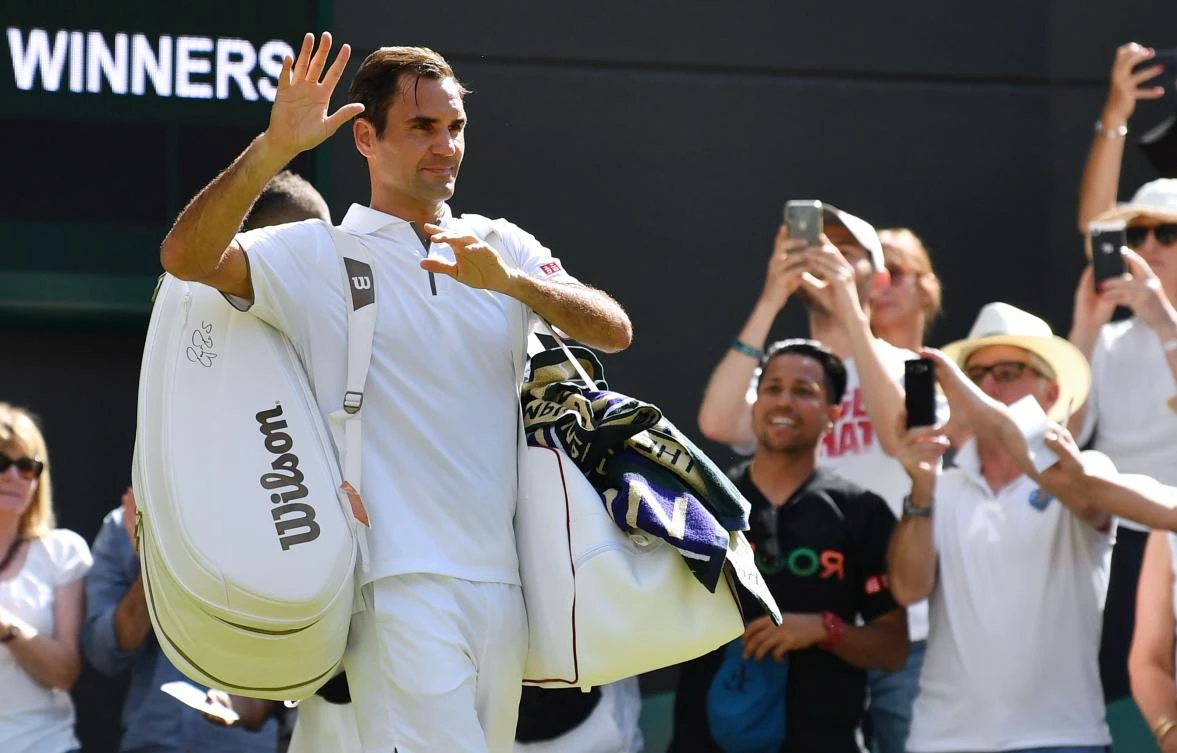 Roger Federer, Serena Williams move on, but Angelique Kerber goes out at Wimbledon