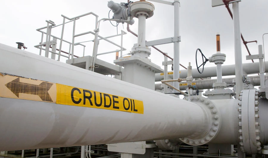 A maze of crude oil pipes and valves is pictured during a tour by the Department of Energy at the Strategic Petroleum Reserve in Freeport, Texas, U.S. June 9, 2016. (REUTERS)