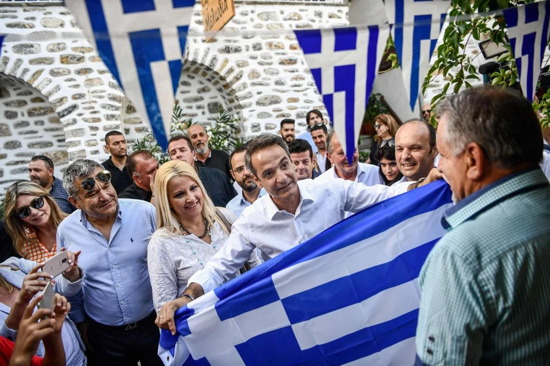 Greeks vote as leftist Syriza days in power seem numbered