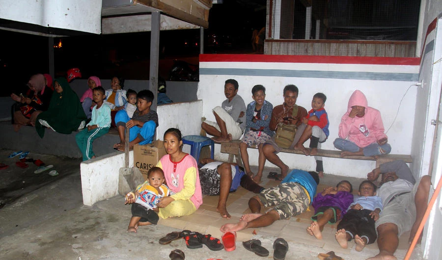 Strong quake causes panic in eastern Indonesia