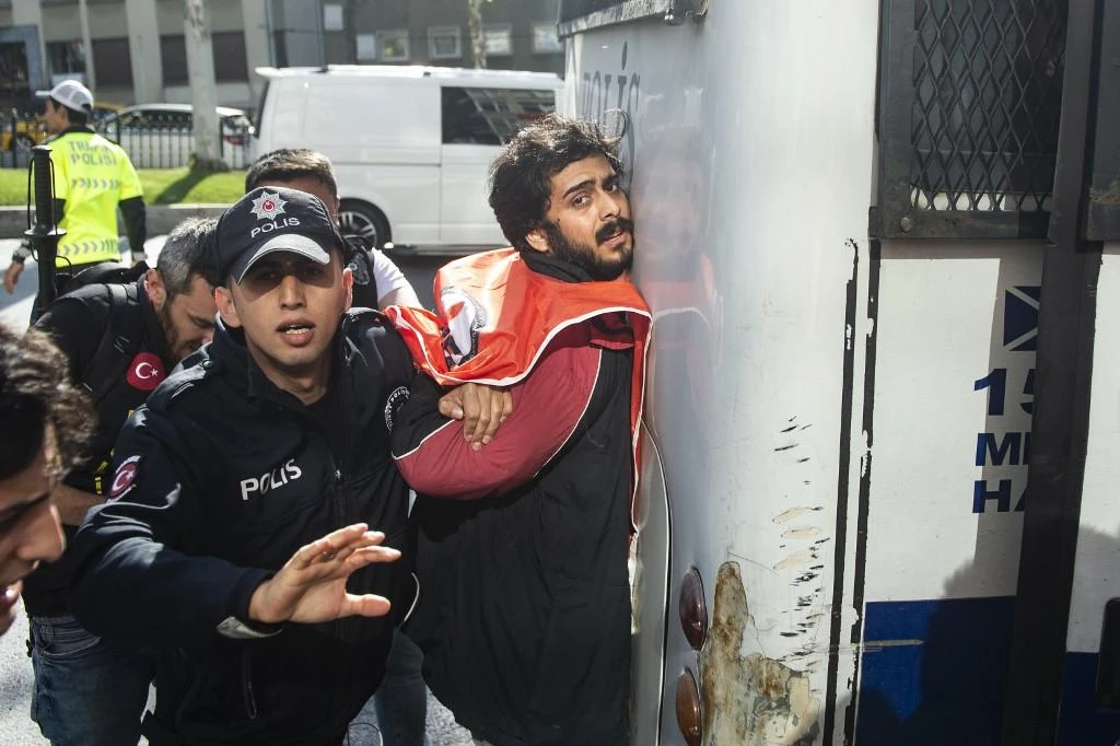 Turkey orders arrest of 176 military personnel over suspected Gulen links