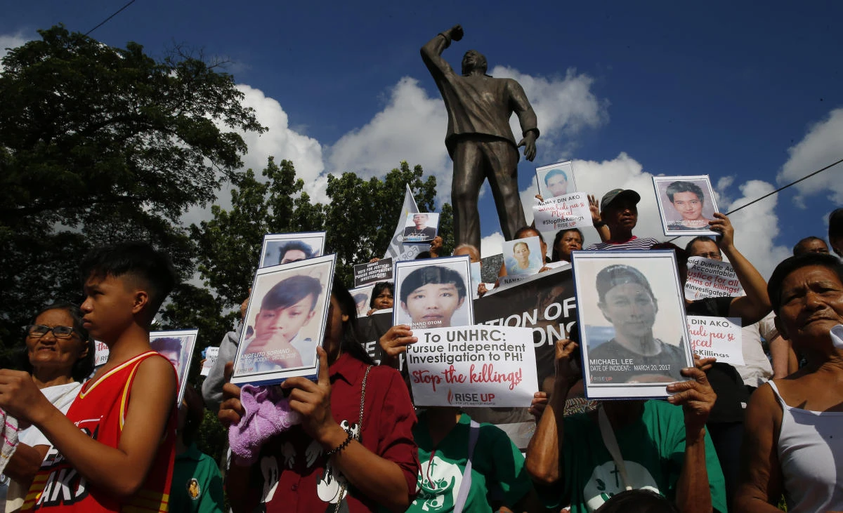 The government crackdown on narcotics has left 5,300 people dead while retaining the strong support of many Filipinos. (AP)