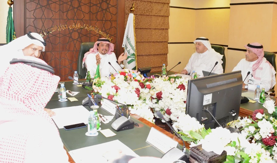 Bentin urged the employees to provide great services to the pilgrims upon their arrival to Saudi Arabia. (SPA)