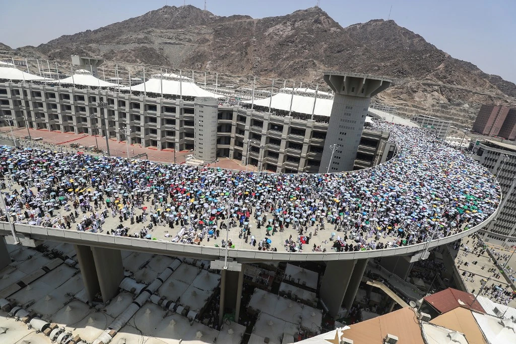 Saudi Arabia’s Ministry of Hajj and Umrah has created a new webpage for Qataris who wish to perform the pilgrimage this year. (File/AFP)
