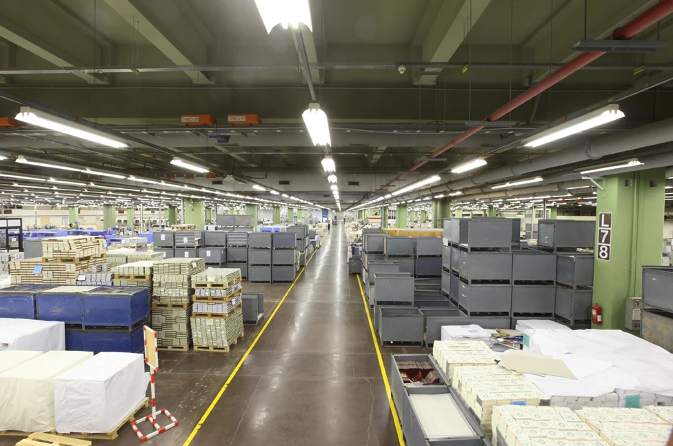 Copies of the Holy Qur'an are prepared for shipping at the King Fahad Complex for the Holy Qur'an in Madinah on June 17, 2019. (SPA file photo)