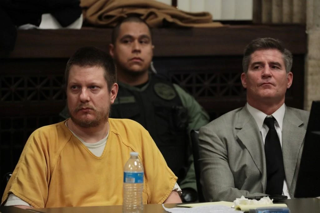 Former Chicago police officer Jason Van Dyke, left, listen to proceedings during his sentencing hearing at the Leighton Criminal Court Building on January 18, 2019 in Chicago. (AFP)