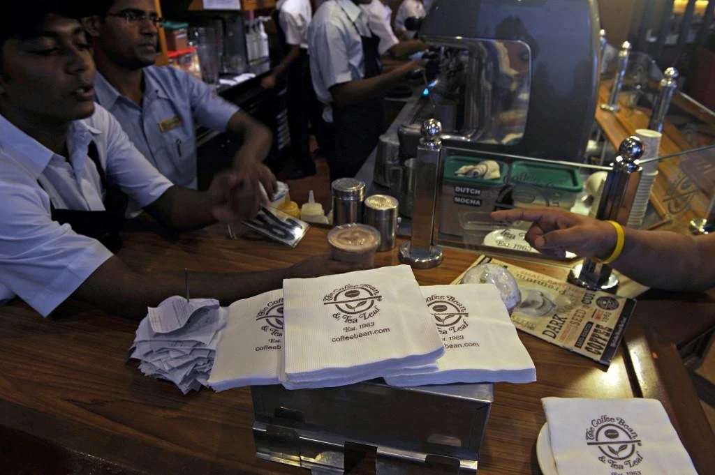 Philippines’ Jollibee buying Coffee Bean & Tea Leaf in overseas expansion