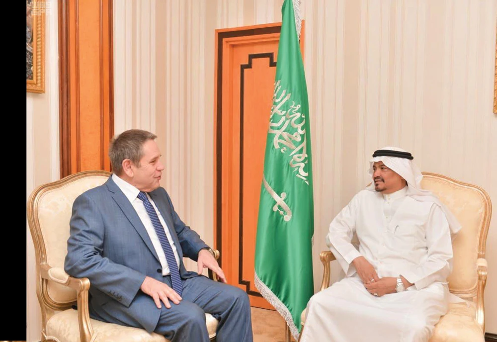 Hajj Minister Mohammed Salih Bentin, meeting Russian Ambassador Sergey Kozlov in Jeddah on Thursday. (SPA)
