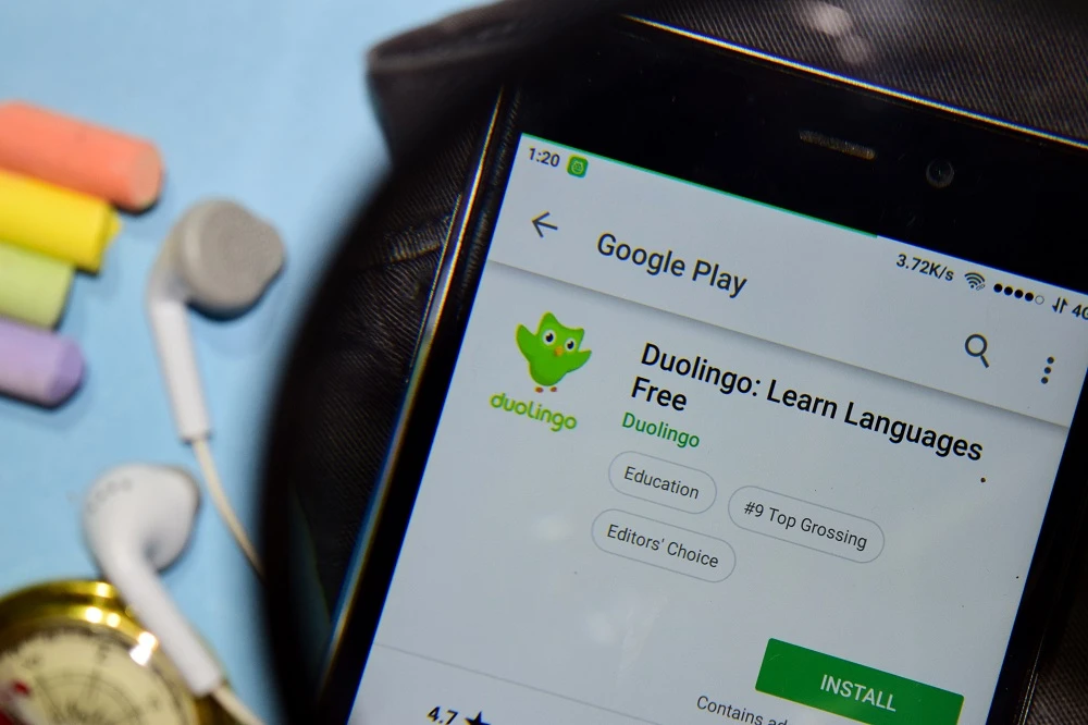 Duolingo’s Arabic language course takes the learner through the teaching process in steps. It introduces the Arabic alphabet with sound exercises. (Shutterstock)