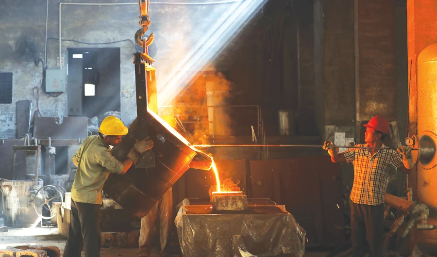 China’s industrial profits fall amid slowdown fears