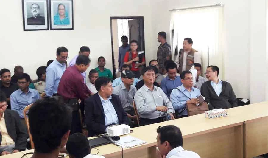 Rohingya refugees press citizenship demands in talks with Myanmar