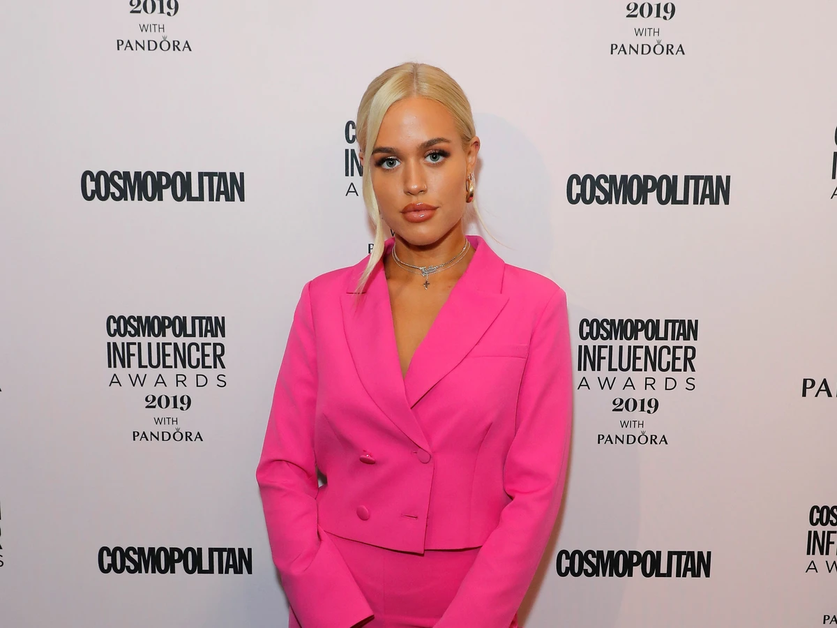 Lottie Tomlinson will help design the first false lash of the new Huda Beauty LUXE lash category. (Getty)