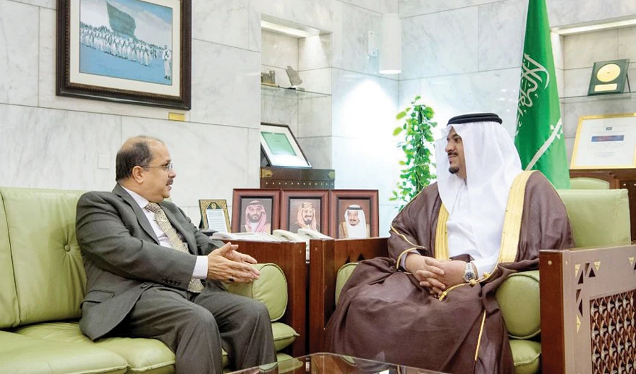 Indian Ambassador to Saudi Arabia Ausaf Sayeed meets acting Riyadh Gov. Prince Mohammed bin Abdulrahman bin Abdul Aziz. (SPA)