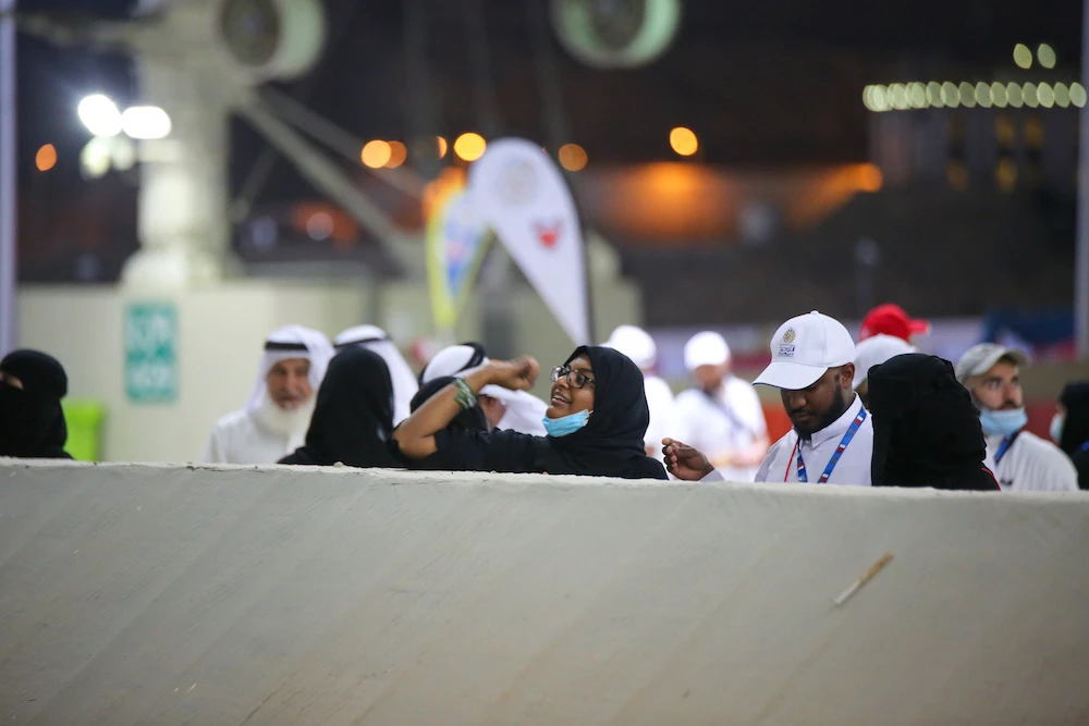 Pilgrims take part in the Jamrat Al-Aqabah ceremony, part of the Hajj pilgrimage at Islam's holiest sites, in a routine that symbolizes stoning the devil. (AN Photo/Essam Al-Ghalib)