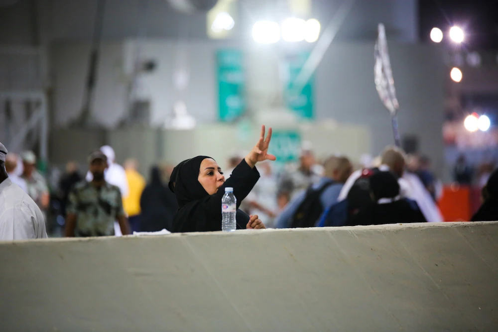 Pilgrims take part in the Jamrat Al-Aqabah ceremony, part of the Hajj pilgrimage at Islam's holiest sites, in a routine that symbolizes stoning the devil. (AN Photo/Essam Al-Ghalib)