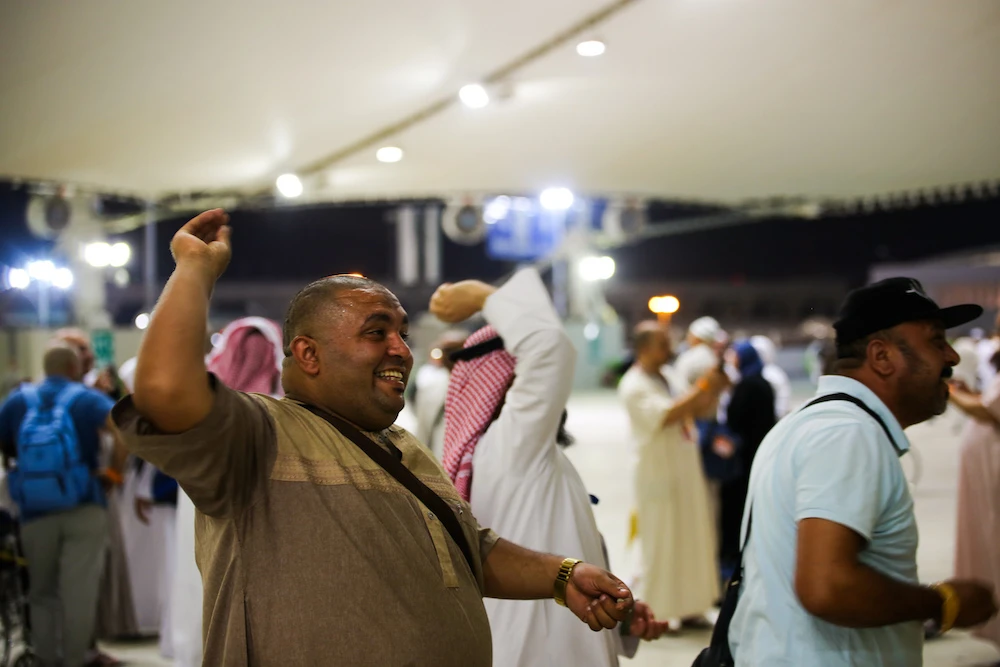 Pilgrims take part in the Jamrat Al-Aqabah ceremony, part of the Hajj pilgrimage at Islam's holiest sites, in a routine that symbolizes stoning the devil. (AN Photo/Essam Al-Ghalib)