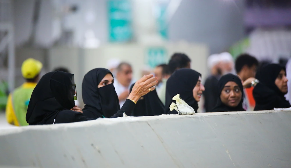 Pilgrims take part in the Jamrat Al-Aqabah ceremony, part of the Hajj pilgrimage at Islam's holiest sites, in a routine that symbolizes stoning the devil. (AN Photo/Essam Al-Ghalib)