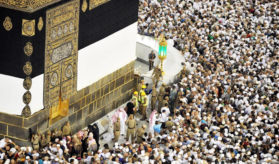 Muslim worshippers pray at the Grand Mosque in Makkah. (AFP)