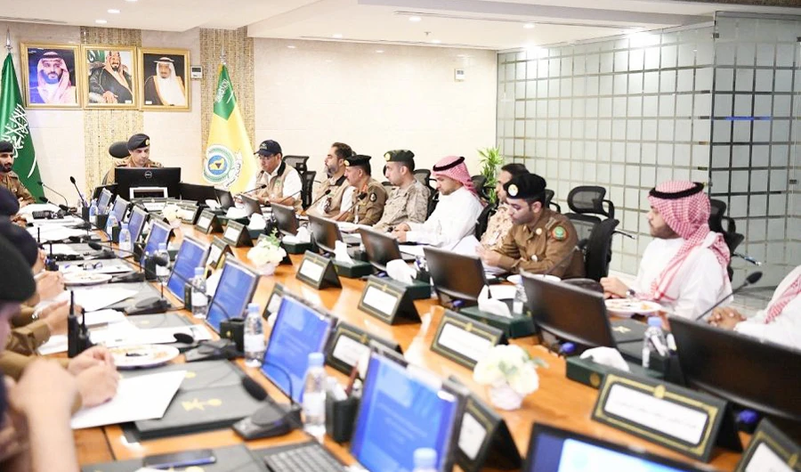 The meeting, chaired by Maj. Khalid bin Abdulkarim Al-Awdah, assistant director of Civil Defense in Makkah, highlighted efforts to implement medical evacuation plans. (SPA)