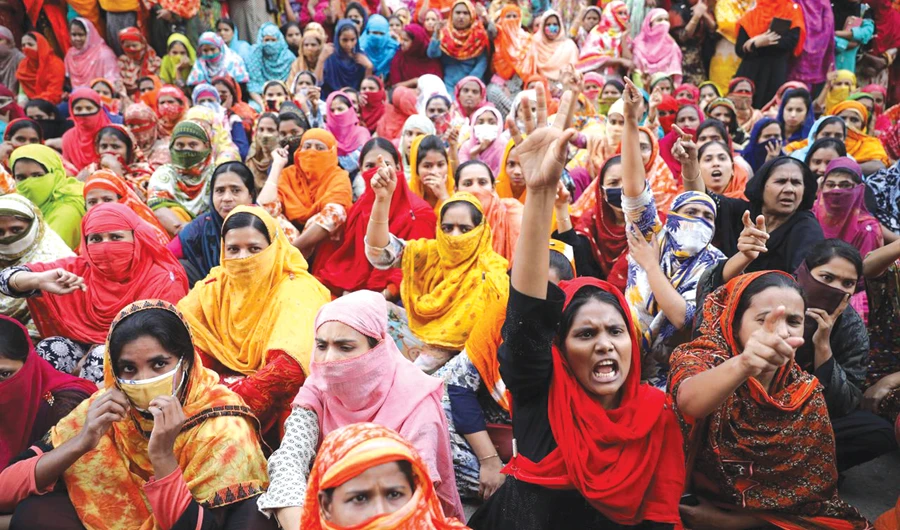 Garment workers protest for higher wages in Dhaka, Bangladesh, January 9, 2019. (Reuters)