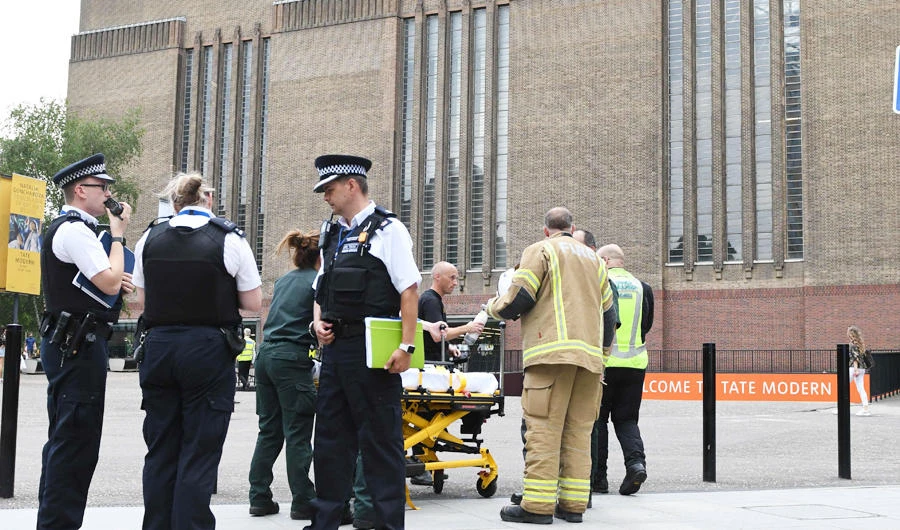 Teen arrested in boy’s fall from top of London’s Tate Modern
