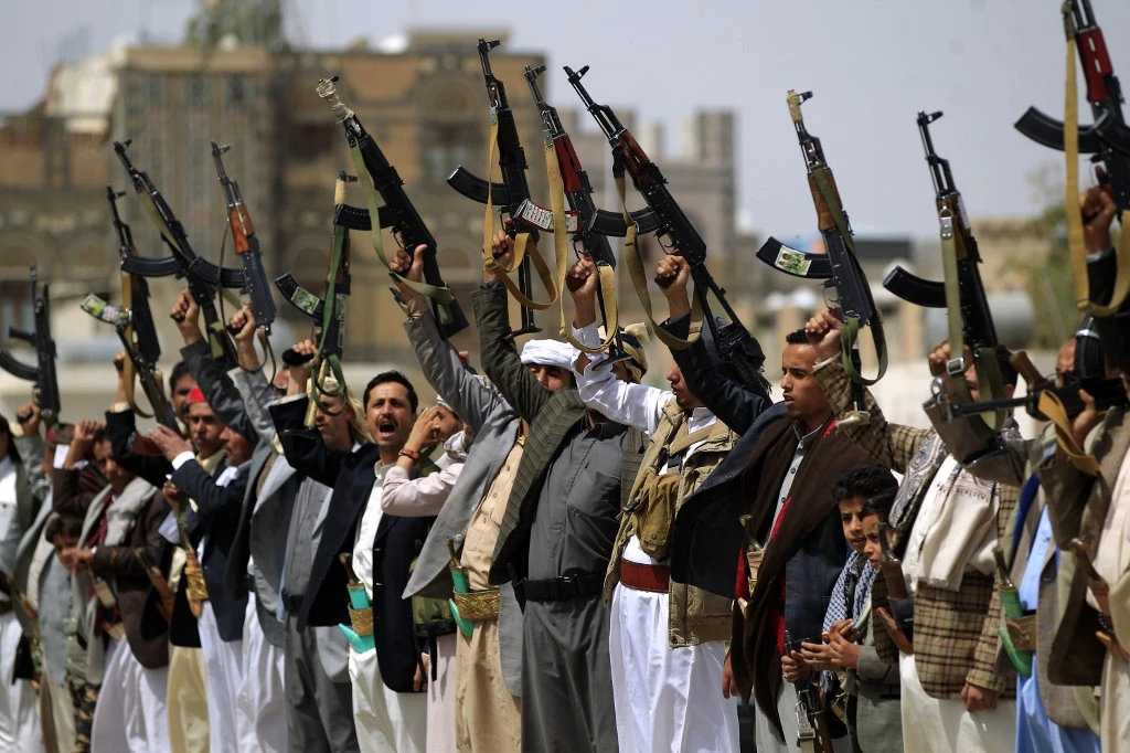 A confidential report by a UN panel of experts on Yemen said Houthi authorities constantly pressure aid agencies. (File/AFP)