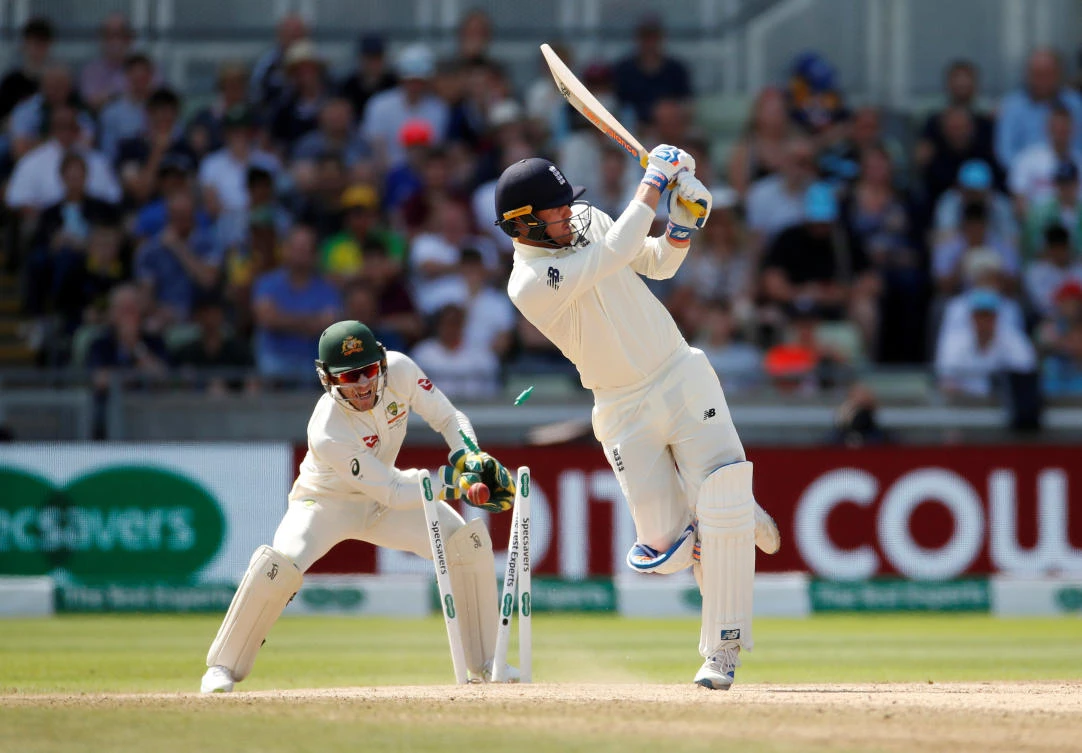 Australia wins 1st Ashes test by 251 runs, Lyon takes 6-49