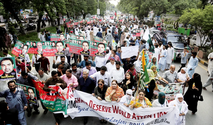 India repeals Kashmir status after clampdown