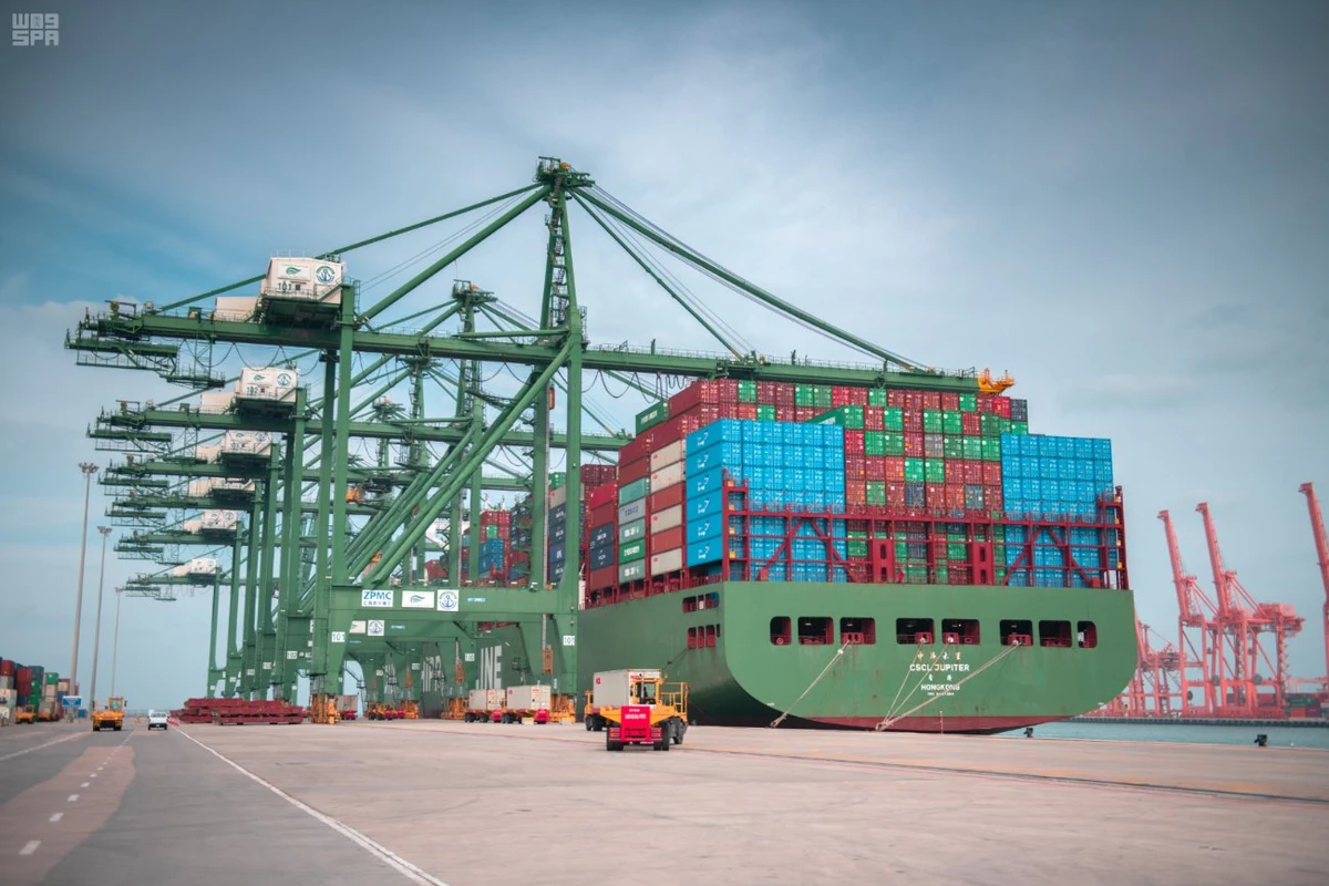 Saudi Arabia’s first female crane operators awarded permits