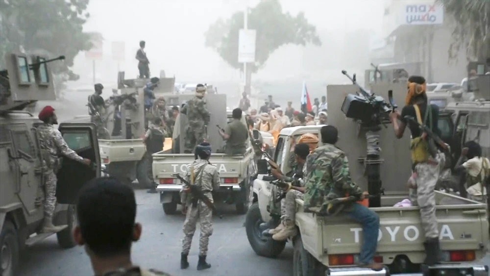 Arab coalition moves against separatists in Yemen