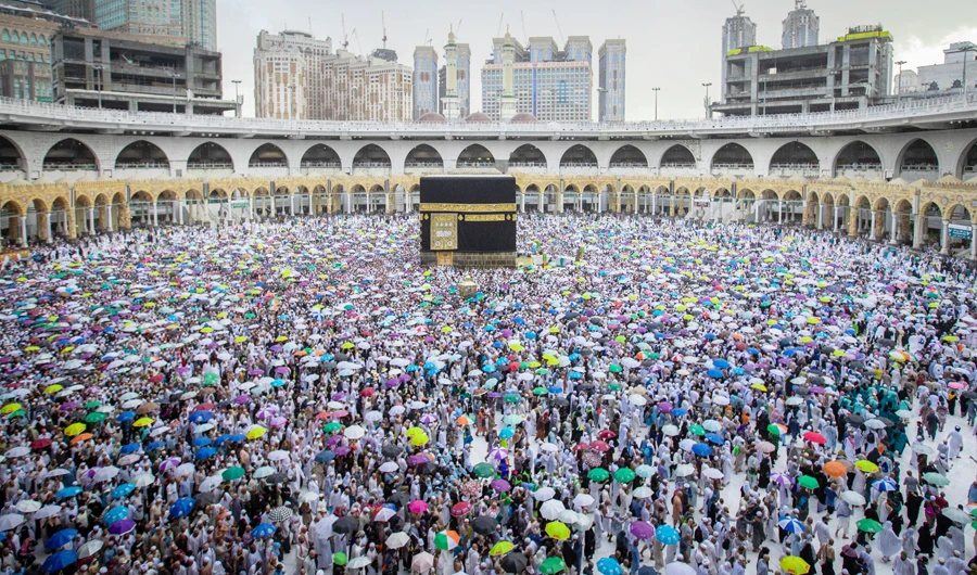 The General Authority for Statistics said that the number of male pilgrims who performed Hajj this year reached 1,385,234, while the number of female pilgrims was 1,104,172. (SPA)