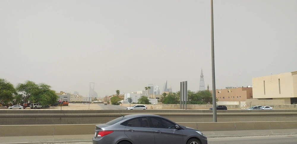 Sandstorms shrouded a number of cities in Saudi Arabia, including the capital Riyadh, in dust on Tuesday. (AN Photo)