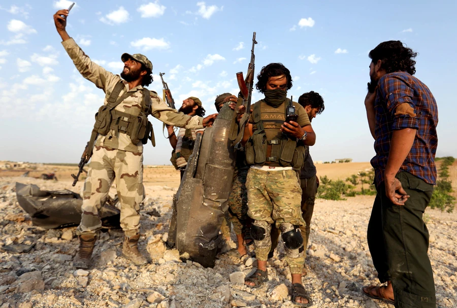 Intense bombardment continues as Syrian troops advance in Idlib