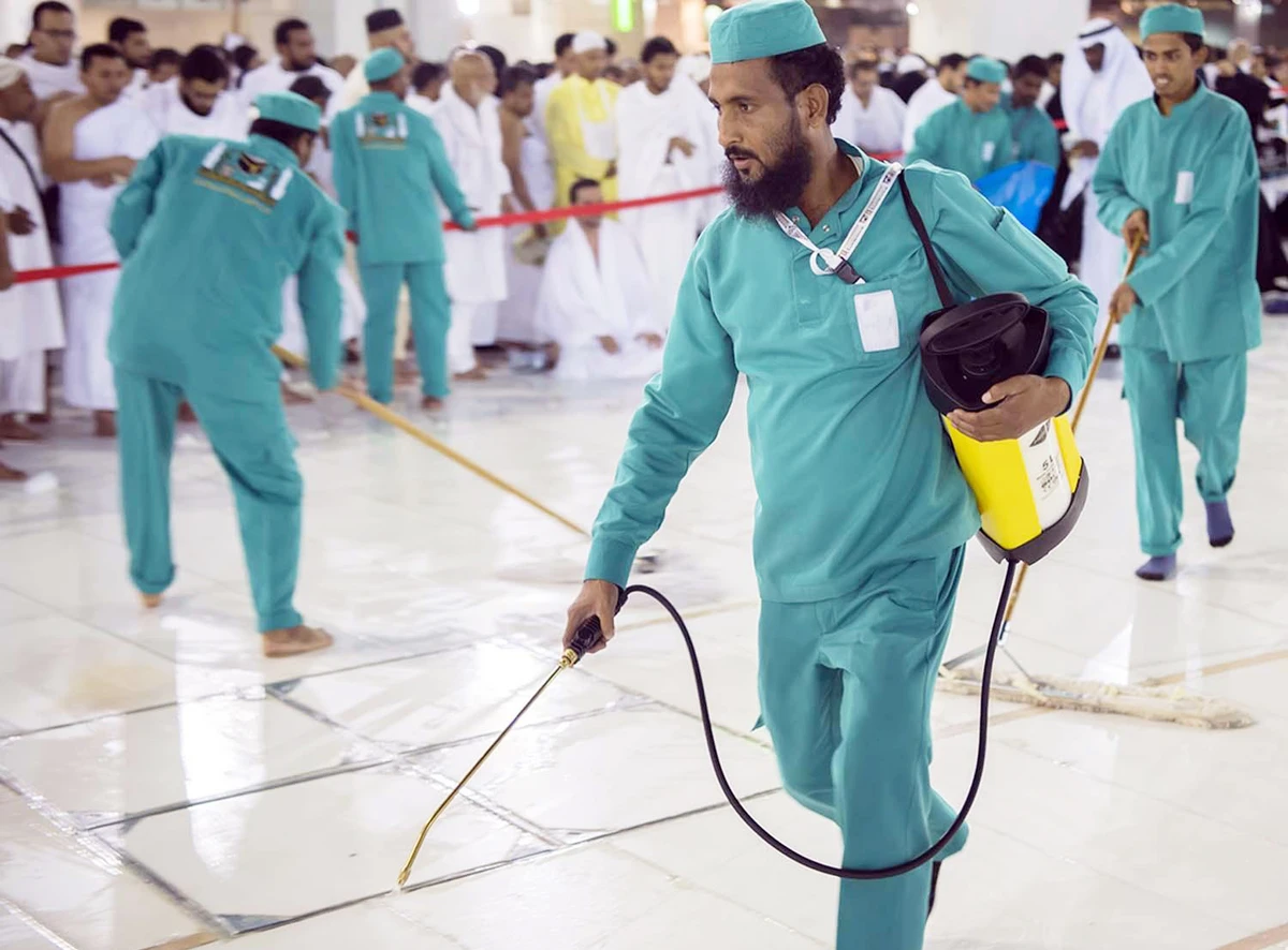 Grand Mosque cleaned four times a day during Hajj