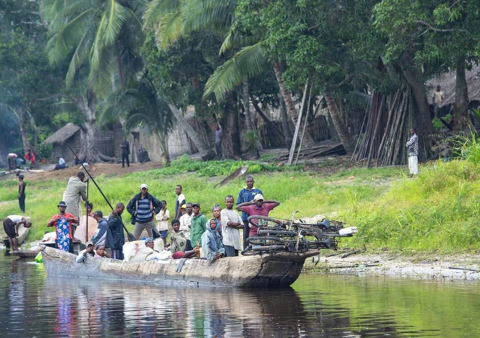 32 missing after boat sinks in DR Congo