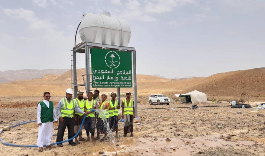 The Saudi program has supported the water sector in Yemen through the distribution of 120 tanks delivered to different governorates. (SPA)