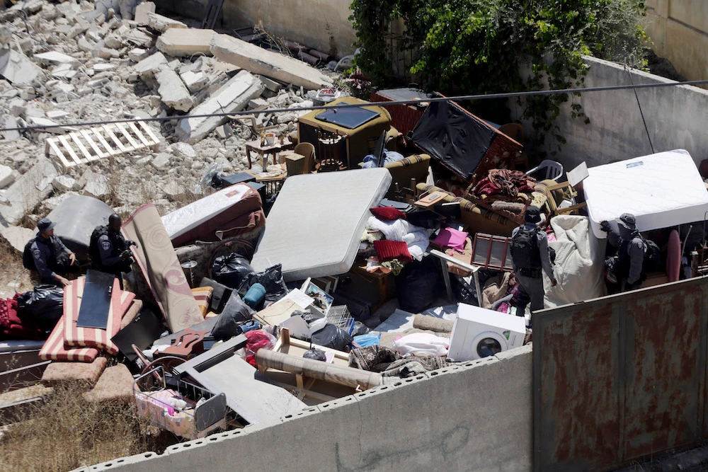 Jerusalem demolishes Palestinian home built without permit