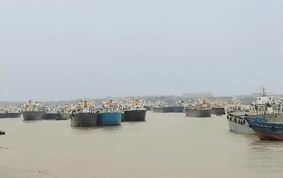 International ships anchored at Chottogram port waiting to deliver the containers. (Photo/Supplied)
