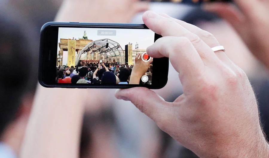 Saudis switch from TV to mobile video