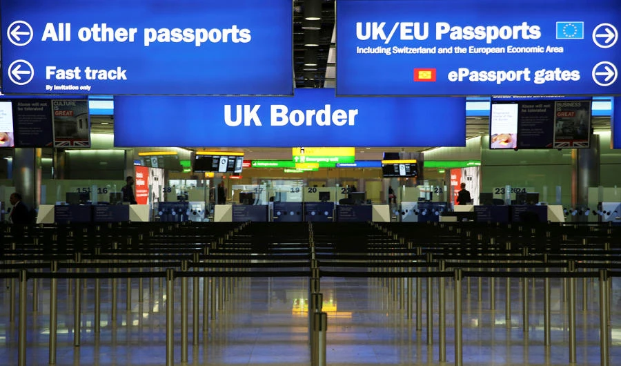 British airports to introduce 3D screening for carry-on bags