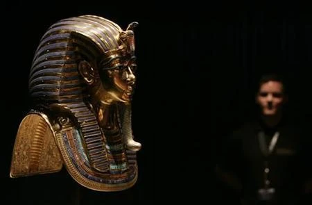 Blockbuster King Tut show breaks French attendance record