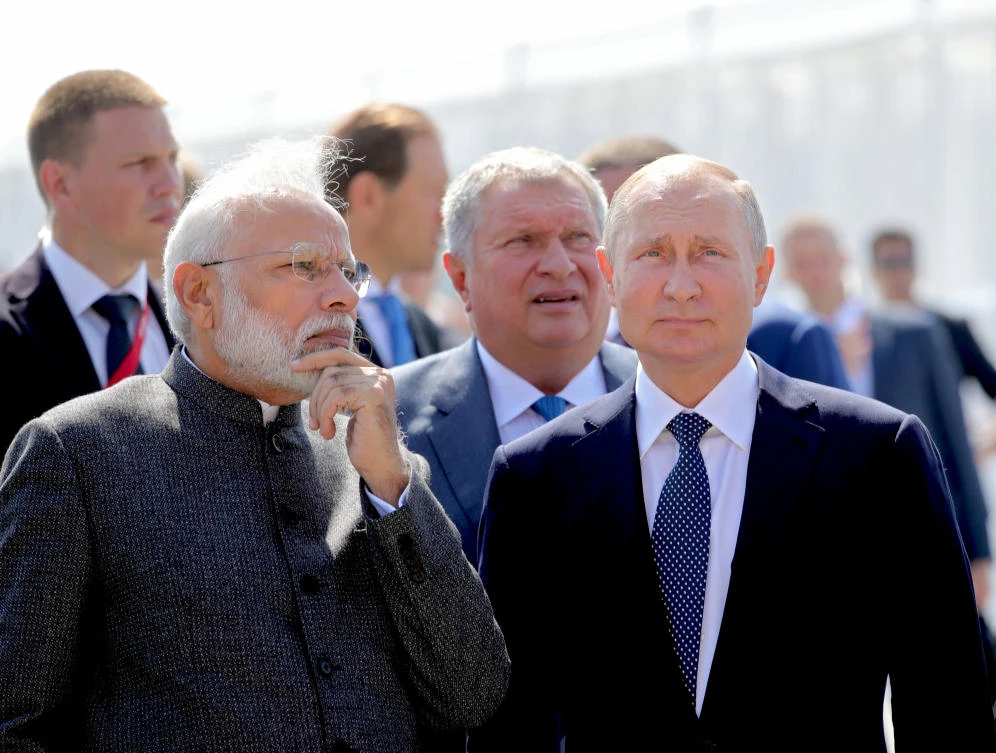 Russian President Vladimir Putin and Indian Prime Minister Narendra Modi visit the shipbuilding plant “Zvezda” outside Vladivostok, Russia, Sept. 4, 2019. (Sputnik/Mikhail Klimentyev/Kremlin via Reuters)