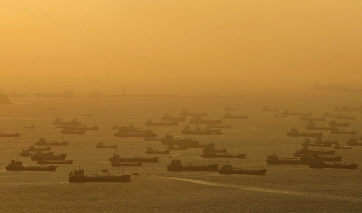 very-low sulfur fuel oil (VLSFO) has emerged as a dark horse to challenge MGO as a replacement for high-sulfur fuel oil. (Reuters)